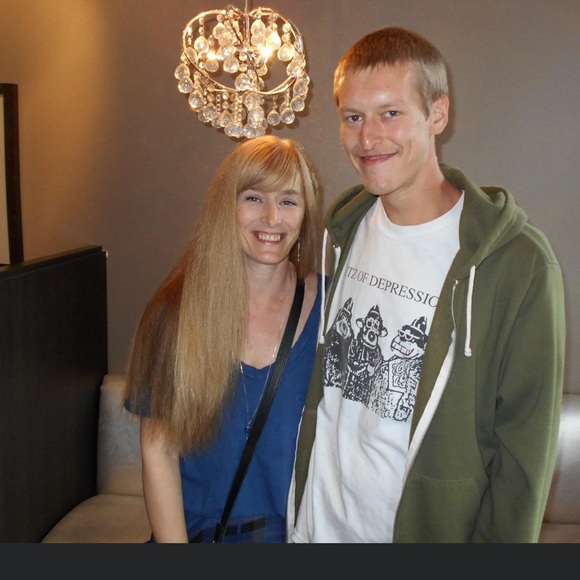 Meet your Posher, Jenene - Picture 2 of 2